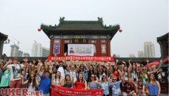 英国中学生来中国参观旅游 感受中国文化