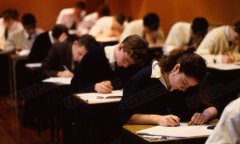 英国GCSE考试成绩自考试创立女生一直高于男生