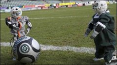 机器人足球队挑战世界