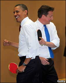 奥巴马与卡梅伦搭档打乒乓