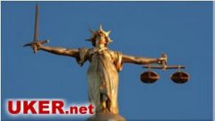 英国老师踩葡萄摔倒获20万赔偿