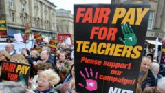 英国两大教师工会举行联合大罢工向政府宣战