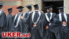 英大学增加支出协助贫困生入学