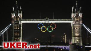 伦敦塔桥上的奥运标志