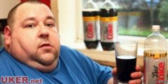 英男子周喝42公升可乐 心理生理都依赖（图）