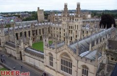 英国牛津大学被指校园内性骚扰如同“瘟疫”