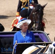 英国女王招聘马夫 年薪1.7万英镑包吃包住