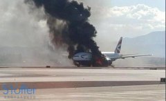 英国载人客机跑道起火 乘客被迫疏散两人受伤