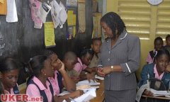 英国从牙买加进口教师 薪水是英国老师的五分之