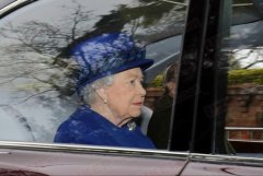英国女王怎么了？近一个月来首度公开露面