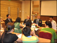 BII总裁罗伯茨在“中国在英留学生实习计划”发布会上