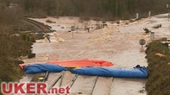 英国再遭大风雨“袭击” 水灾风险或将加剧