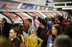 英国地铁及火车上犯罪率上升 旅客人数增加
