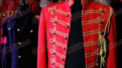 想和王室明星一样大牌 就去英格兰买军装和礼服