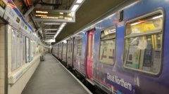 英国火车公司宣布放宽火车延误赔偿 15分钟退款