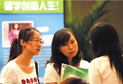 有意留学的学生,必须抓住各个关键时间点。图/东方IC