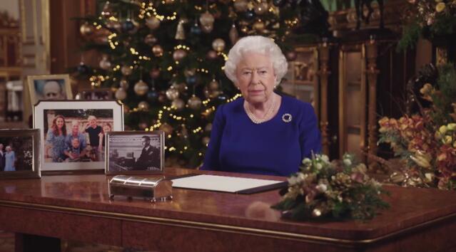 破不和传言！英女王圣诞致辞特意提到阿奇，专家：女王哈里很亲密