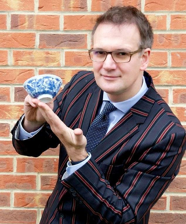 英国女子公开拍卖18世纪清朝瓷碗，自称是祖上继承的“传家之宝”