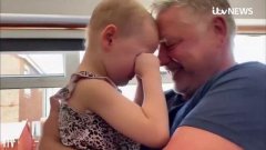 英国4岁女孩患癌症，奶奶因疫情去世，隔离7周与