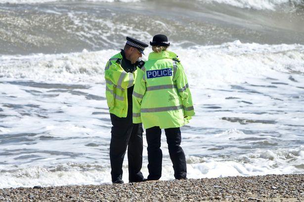 英国美女发文称疫情一天比一天恐怖后失踪，3周后尸体惊现海滩
