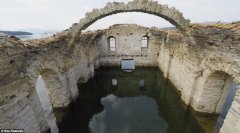 水中教堂见证保加利亚废弃小镇