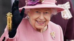 女王登基的这70年，正好也是英国一步步走向没落的70年