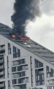 伦敦一栋高层修建产生大火：100名救火员出动/3人进病院