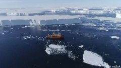 北极格陵兰岛三天消融 60 亿吨冰，气温超30度，曾经热到能够穿短袖了？！