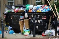 英国歇工潮：满街渣滓没人收，快递没人送，公交没人开……