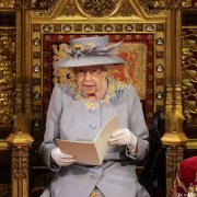 女王数百亿的巨额遗产将怎么调配？王室成员各能拿到多少？