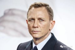007表演者Daniel Craig，由于一棵树，被街坊们烦透了！