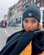 跟随男朋友来到英国，费利克斯女友Ins晒自拍：解冻的伦敦