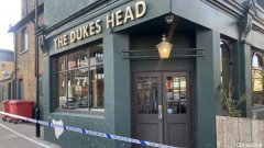 伦敦东部酒吧再次产生捅人事情！多人受伤